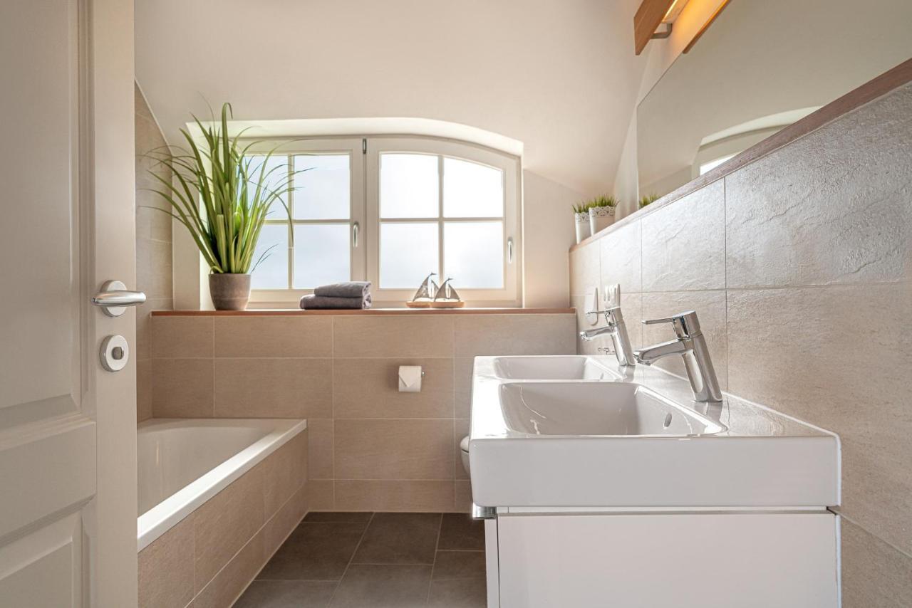 Ferien-Im-Duenenhaus Lasse Glowe Buitenkant foto